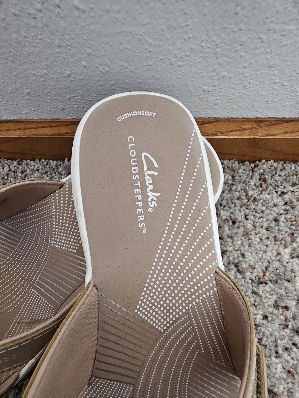 Clarks Beige Cloudsteppers Slide Sandals with Dual Straps - Picture 2 of 7